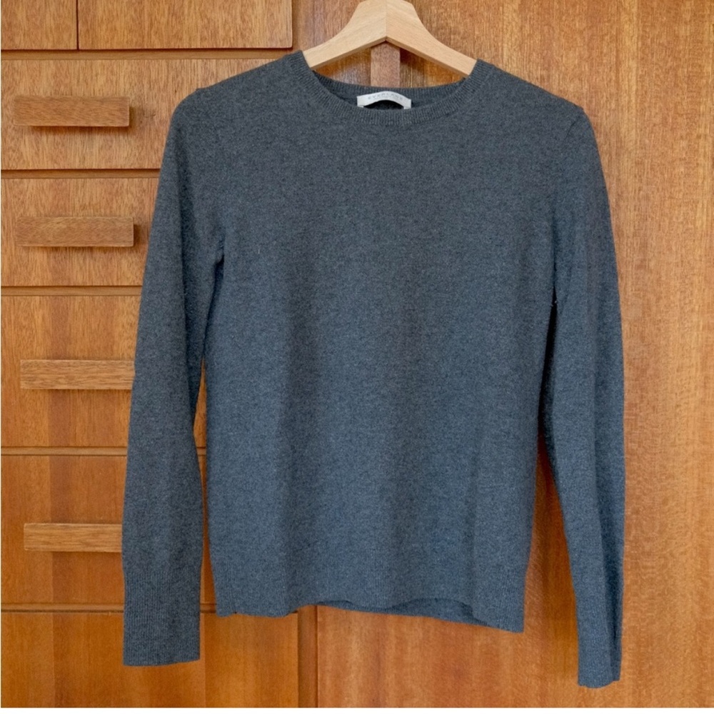 Everlane Gray Crew Neck Sweater Soft Texture